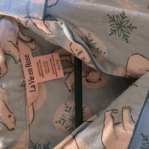 La Vie en Rose blue flannel PJ top